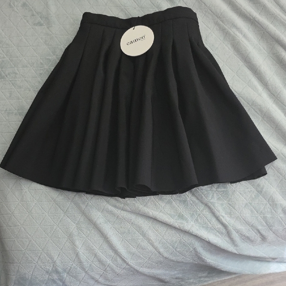 🖤✨ C/MEO Collective Gameplan Skirt | Black Pleated Chic | Size S 👗🌟 - Picture 1 of 9